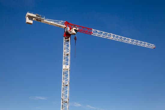 tower crane in operation