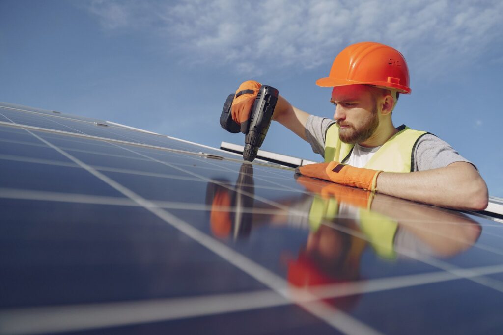 roof fitter for photovoltaic panels